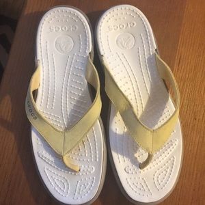 Crocs Sandals White/Yellow Women’s Size 11